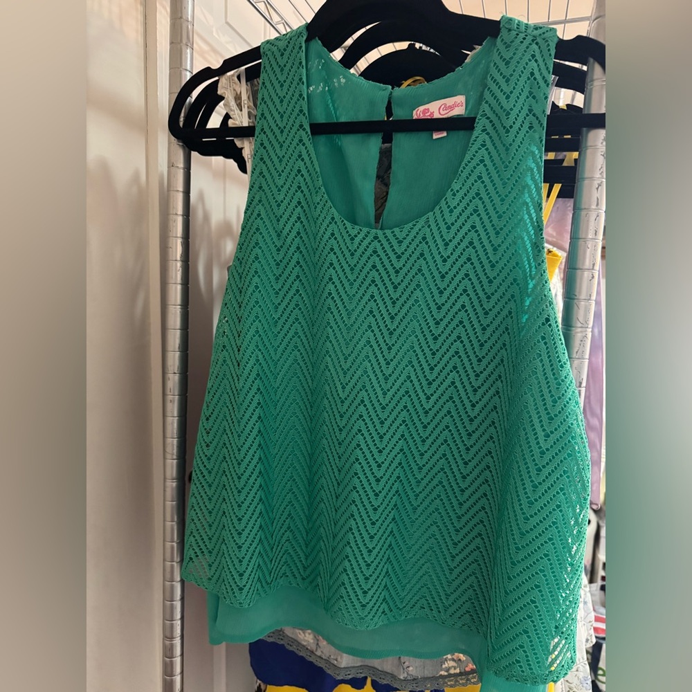 3/$30 FLASH SALE - Candie's Green Chevron Lace Overlay Tank Top